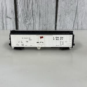Bachmann #7120 Lehigh Valley Refrigerator Train Car White Thunder Valley